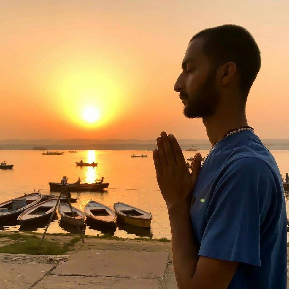 Ayush lezioni di yogaAyush lezioni di yoga